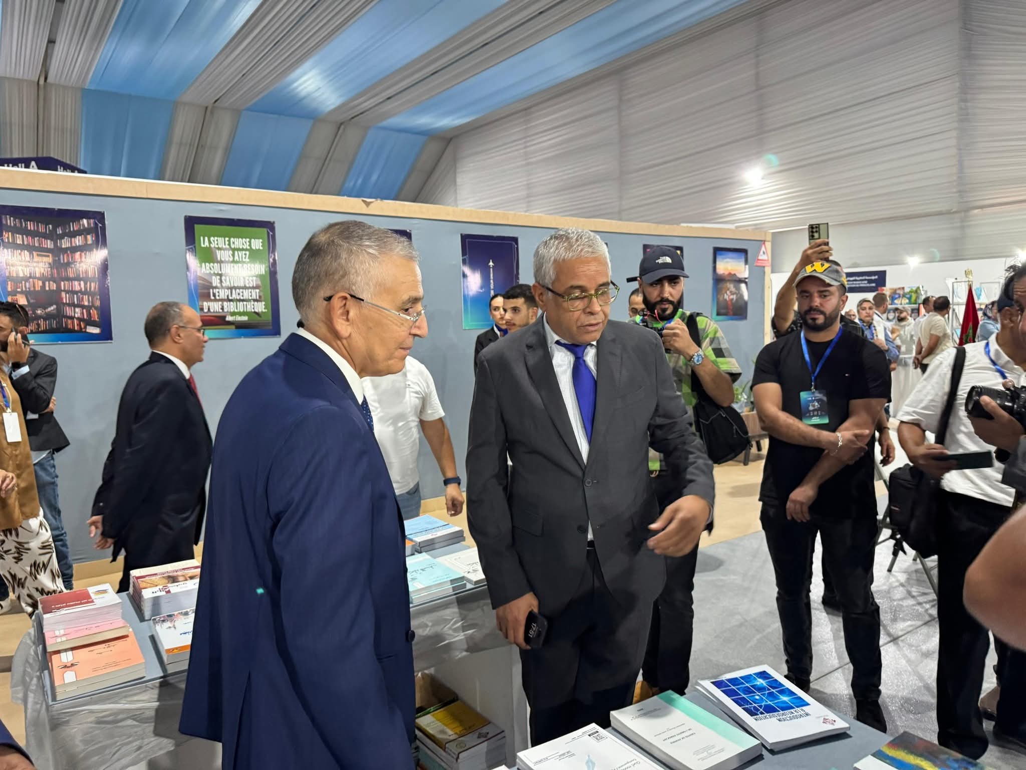 رواق جامعة محمد الأول بوجدة.. واجهة للبحث والإبداع في المعرض المغاربي للكتاب